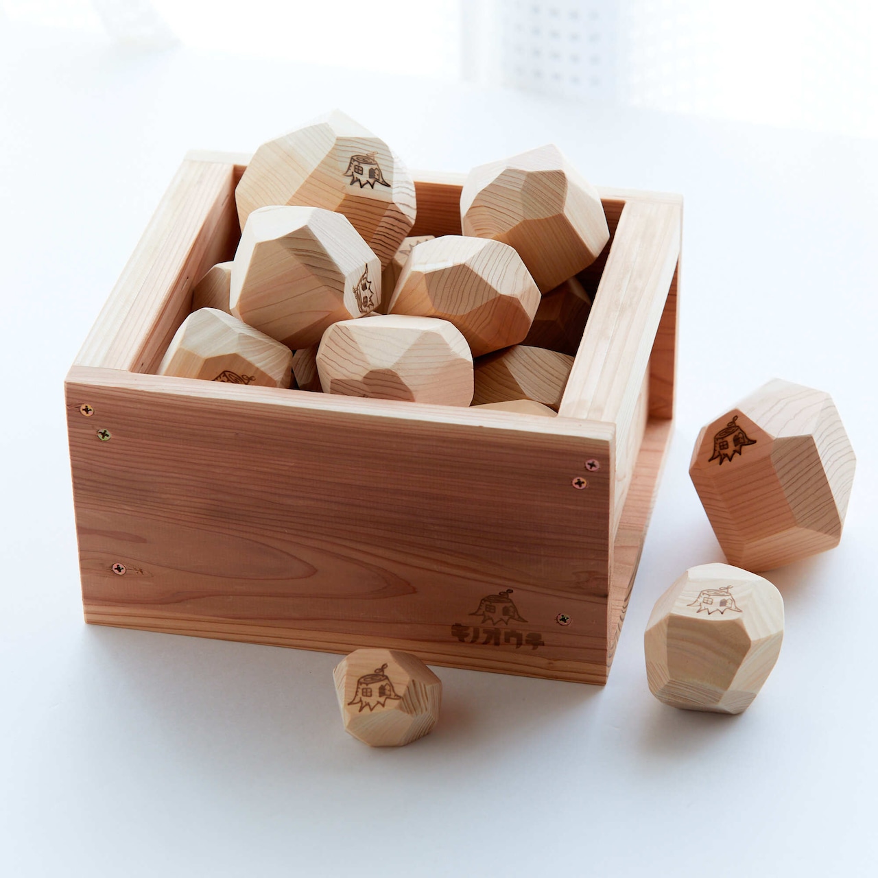 キッズスペースに木のおもちゃのご協賛をいただきました！