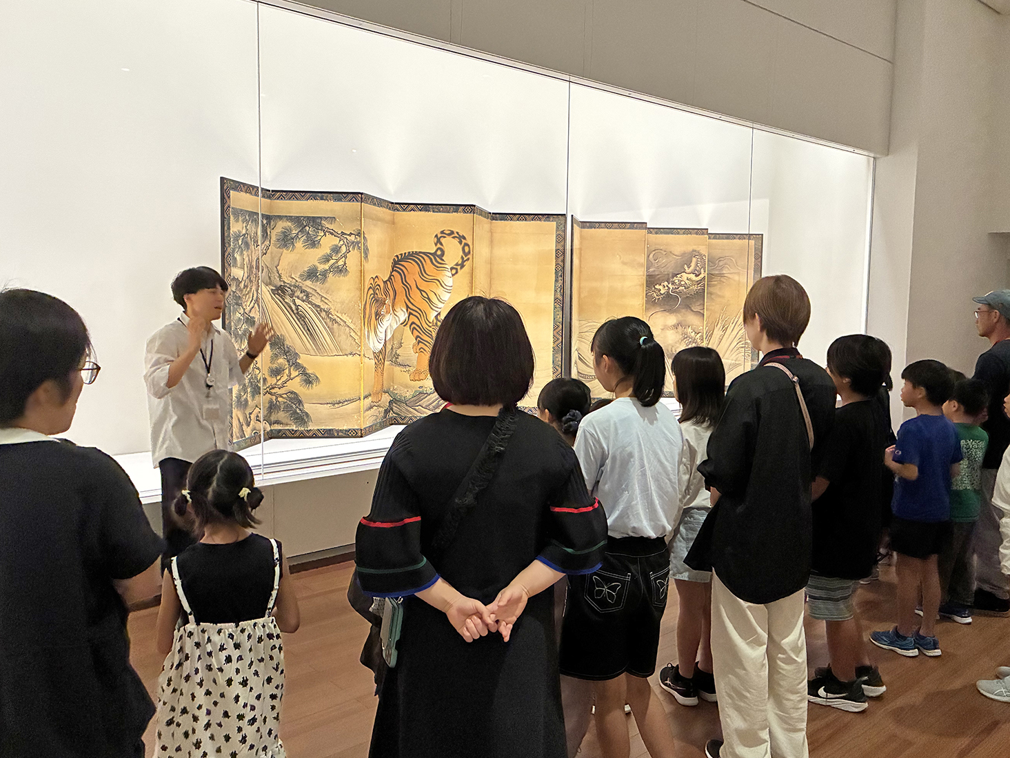 ｜11/3(月祝)・16(日)｜あつまれ！親子のためのやさしいぎゃらりーとーく🌸【The花鳥画】ギャラリートーク・ショート for ファミリー